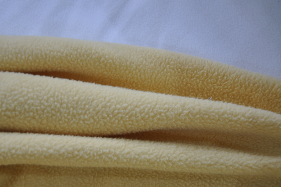 300 g/m2 100% poliester 150 cm CW lub regulowany polar
