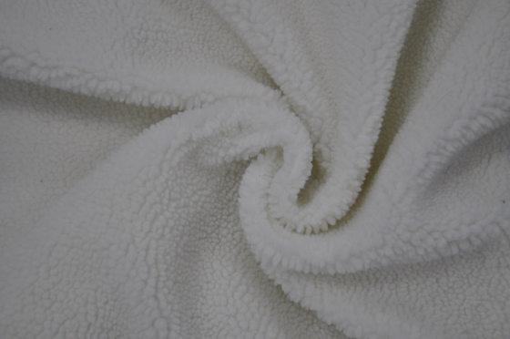 100% poliester 150 cm CW lub regulowana tkanina Faux Sherpa o gramaturze 300 g / m2