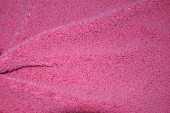 150 cm Faux Sherpa Tkanina z recyklingu poliestrowego futra Żakardowy wzór 500 g / m2