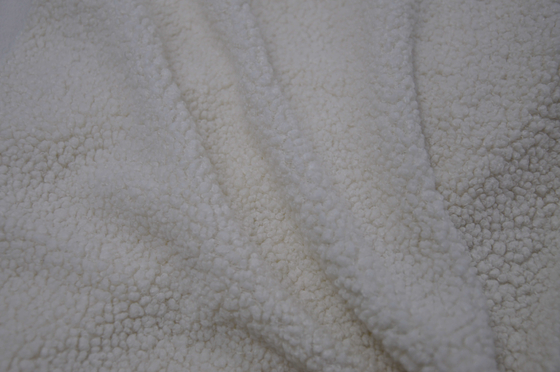 100% poliester 150 cm CW lub regulowana tkanina Faux Sherpa o gramaturze 310 g / m2
