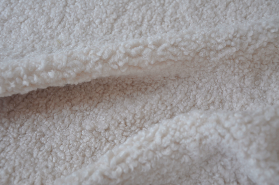 Faux sherpa Dzianina osnowowa 150 cm z recyklingu na odzież i zabawki