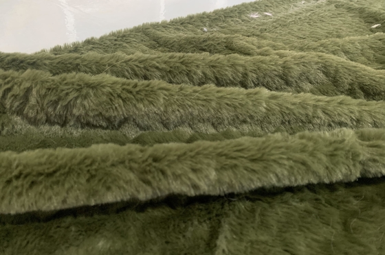 Premium Faux Rabbit Fur Realistyczny wygląd i odczucie Trwały i wszechstronny